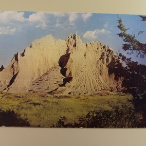Vampire Peak near Cedar Pass in the Bad Lands, South Dakota - Vintage Postcard