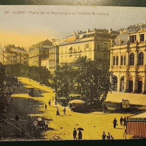Alger - Place de la République et Théâtre Municipal - Carte postale ancienne