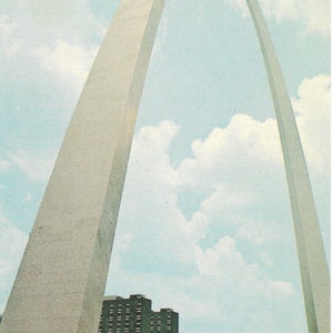 Vintage Saint Louis Missouri Acrylic Keychain, Skyline Gateway Arch  Riverboat