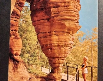 Hornet's Nest - Wisconsin Dells, Wisconsin - Vintage Postcard