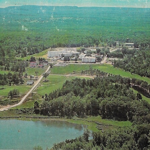 Cartão Postal Granit Hotel & Country Club - Kerhonkson, Nova York - Vintage 1975