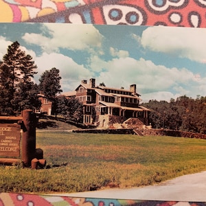 State Game Lodge - Summer White House - Custer State Park em Black Hills, Dakota do Sul - Cartão Postal Vintage