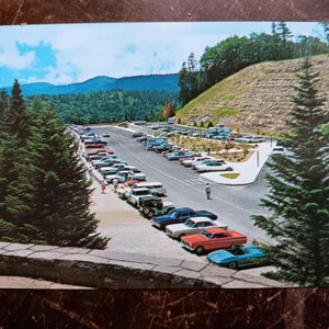 Área de estacionamiento de Newfound Gap - Parque Nacional Great Smoky Mountains - Postal antigua