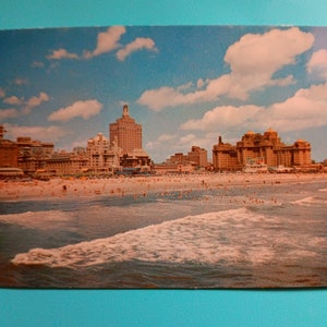 Skyline - Beach & Surf - Atlantic City, N.J. - Cartão Postal Vintage