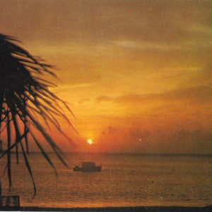Coucher de soleil le long de la côte de Floride - carte postale vintage