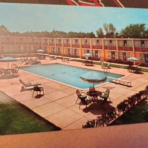 Quality Inn - Chattanooga, Tennessee - Vintage Postcard