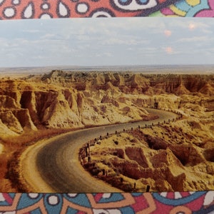 S Curve in the Bad Lands National Monument in South Dakota - Vintage Postcard