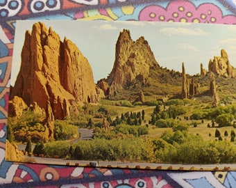 Garden of the Gods - Colorado Springs, Colorado - Vintage Postcard