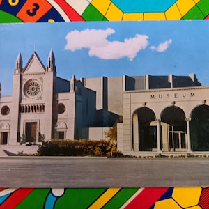The Hall of the Crucifixion & Museum - Glendale, California - Vintage Postcard