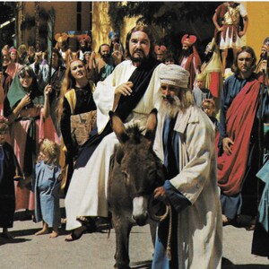 Jesús entra en Jerusalén es recibido por la multitud - Black Hills Passion Play - Postal vintage