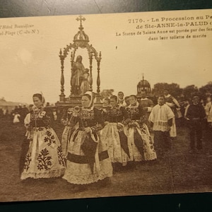Cartão Postal La Procession au Pardon de St Anne-la-Palud- França - Vintage