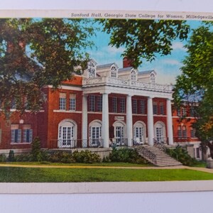 Sanford Hall - Georgia State College für Frauen - Milgesetzteville, Georgia - 1944 Vintage Postkarte