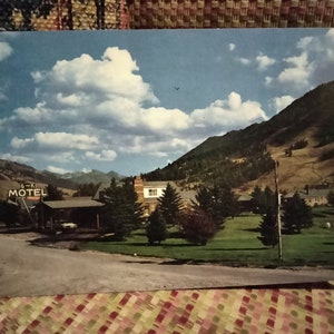 6-k Motel Inc - Jackson, Wyoming - carte postale ancienne