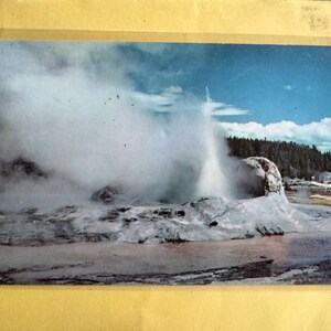 Cartão Postal Grotto Geyser - Upper Geyser Basin - Parque Nacional de Yellowstone - Wyoming- Vintage