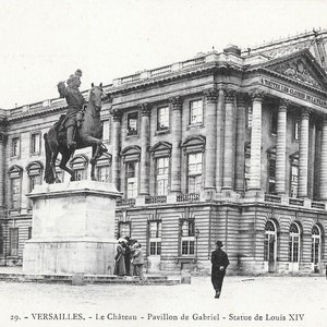 Palace of Versailles   Statue de Louis XIV- Vintage Postcard