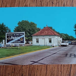 Entrée de la base aérienne de Barksdale - Bossier City, Louisiane - Carte postale ancienne