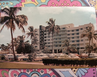 The Sea Gull - one of most famous hotel of Miami Beach, Florida - Vintage Postcard