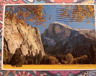 Demi dôme en automne - Série d'impressions couleur Yosemite - Carte postale vintage 1985
