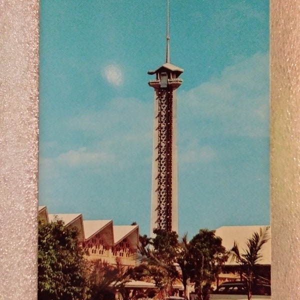 Bazaar Trylon - Florida's Tallest Tourist attractions - Riviera Beach- Vintage Postcard