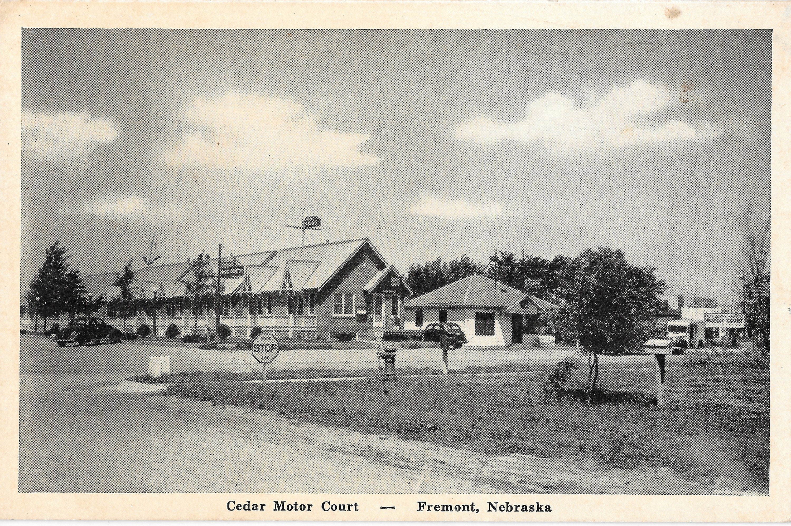 Cedar Motor Court Fremont Nebraska 1941 Vintage Postcard image photo