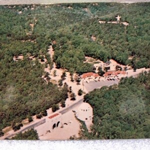 La gran obra de la pasión y los proyectos sagrados aliados: Eureka Springs, postal vintage