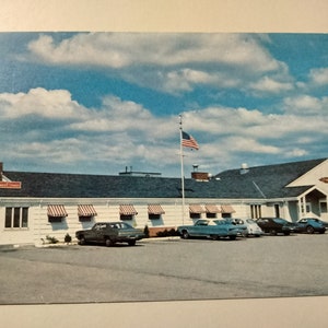 Mildred&#39;s Chowder House - &quot;the home of Cape cod Clam Chowder- Hyannis, Massachusetts - Vintage Postcard