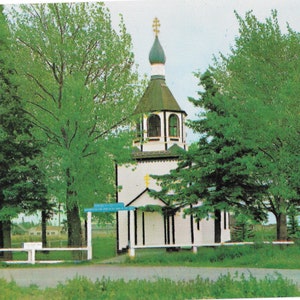 Ancienne église russe à Kenai, Alaska - carte postale vintage