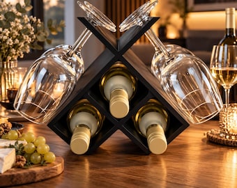 Adega com suporte para 3 garrafas de vinho e 4 taças.