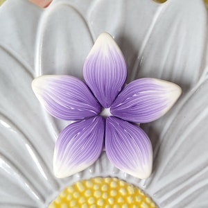 Broche fleur, broche en pâte polymère, broche fleur, broche lilas, broche femme, cadeau amie secrète, cadeau pour elle, cadeau pour femme