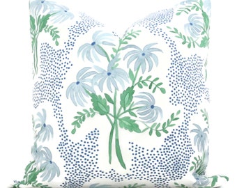 Housse de coussin décorative bouquet de perles bleu clair, coussin décoratif, taie d'oreiller, taie d'oreiller fleur floral bleu-vert Danika Herrick