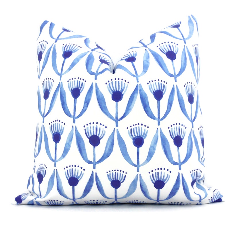 ROYAL BLUE KNIT PILLOW