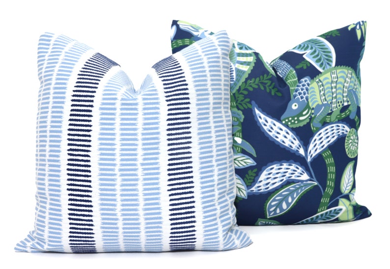 PopOColor Iguana Pillow Cover - Thumbnail 3
