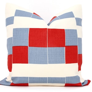 Kussensloop Christopher Farr Temple Berry: rood, wit en blauw geometrisch plaid