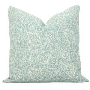 Dekoracyjna poszewka na poduszkę Sister Parish Island Blue Oldwick Paisley Pillow Cover, wykonana na zamówienie jako kwadratowa lub lędźwiowa poszewka na poduszkę