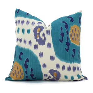 Funda de almohada Brunschwig Fils Samarkand: almohada Ikat azul agua