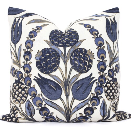 Housse de coussin décorative Corneila bleue Thibaut 20 x 20 Housse de coussin Thibaut, coussin décoratif rts