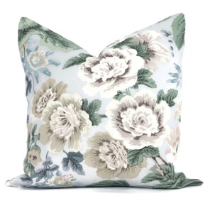 Housse de coussin fleurie Scalamandre Rain Highgrove : coussin décoratif en lin pastel