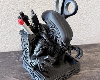 Organizador de escritorio de ciencia ficción con diseño de extraterrestre xenomorfo: portabolígrafos y organizador de oficina con impresión 3D, un regalo único para decorar tu escritorio.