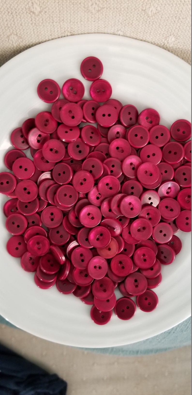 Ruby Buttons Pearlized 16mm 5/8 Plastique 2 Trous Dark Berry Bulk 100 pièces DIY Sewing Notions image 7
