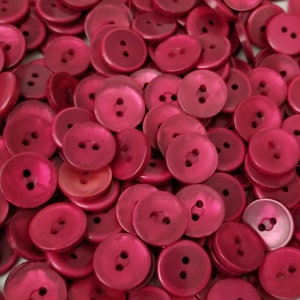 Ruby Buttons Pearlized 16mm 5/8 Plastique 2 Trous Dark Berry Bulk 100 pièces DIY Sewing Notions image 8