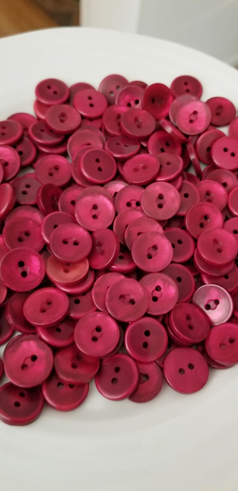 Ruby Buttons Pearlized 16mm 5/8 Plastique 2 Trous Dark Berry Bulk 100 pièces DIY Sewing Notions image 8