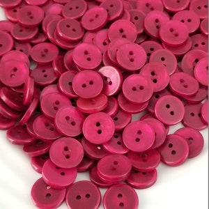 Ruby Buttons Pearlized 16mm 5/8 Plastique 2 Trous Dark Berry Bulk 100 pièces DIY Sewing Notions image 6