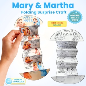 Puede incluir: Una manualidad sorpresa plegable que presenta la historia de María y Marta, con opciones en color y blanco y negro. La manualidad incluye ilustraciones y texto de la lección bíblica, con las palabras "Mary & Martha" en la parte superior.