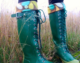 SLUGS Fleece Rain Boot Liners Brown Retro Rain Drop Cuff, Winter Rainy Day Fashion, Wellington Boot Socks, Boot Cuffs, Cozy Winter Socks