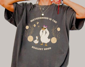 Goose aesthetic shirt, soft mom outfit, animal mama tee, motherhood aesthetic, cozy mom tshirt, cute animal mom gift