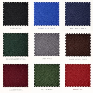 Peut inclure: Neuf &eacute;chantillons de tissu de laine de diff&eacute;rentes couleurs : noir, bleu roi, bleu marine, vert for&ecirc;t, gris, marron fonc&eacute;, bordeaux, vert et rouge. Chaque &eacute;chantillon est &eacute;tiquet&eacute; avec sa couleur et "WOOL".