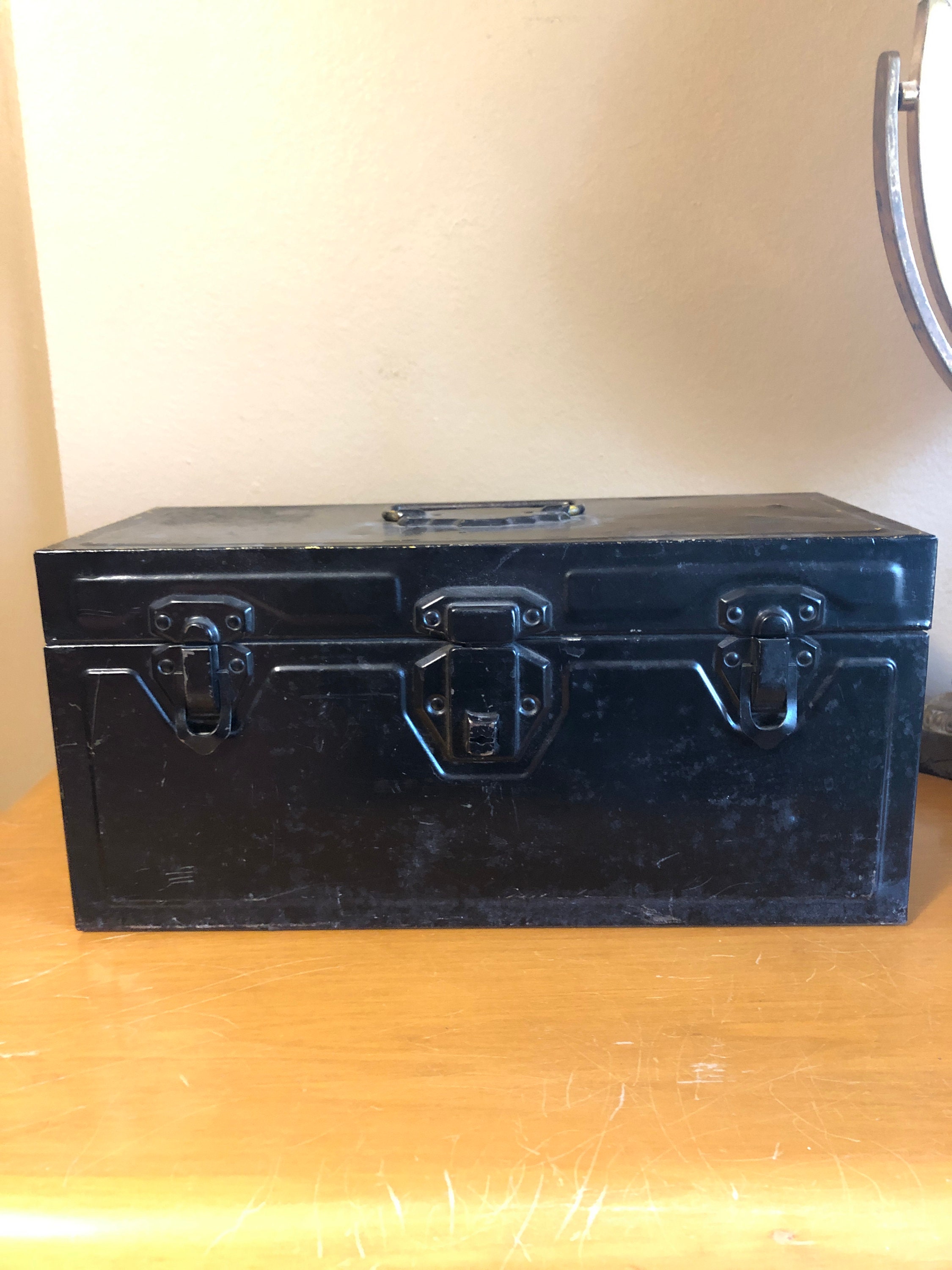 Portable Storage Case, Metal Snap Closures, Faux Leather Handle, Divided  Compartments, Vintage Portable Case 