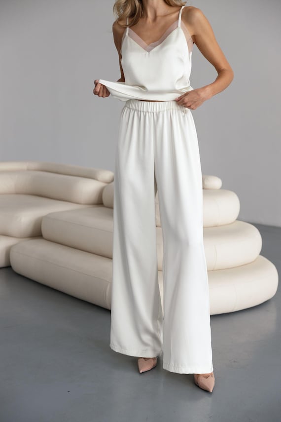 white flowy dress pants That Time Of Year Tiered Flowy Pants (White)