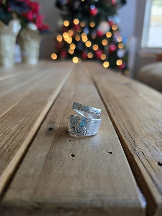 Oneida Community Silver-Plated Spoon Ring, Size 8 - image 1