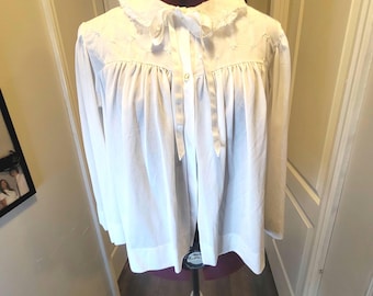 Vintage 1950s Sans Souci White Bed Jacket Bridal Lace and Ribbon Tie Embrace the timeless elegance of the 1950s Size L